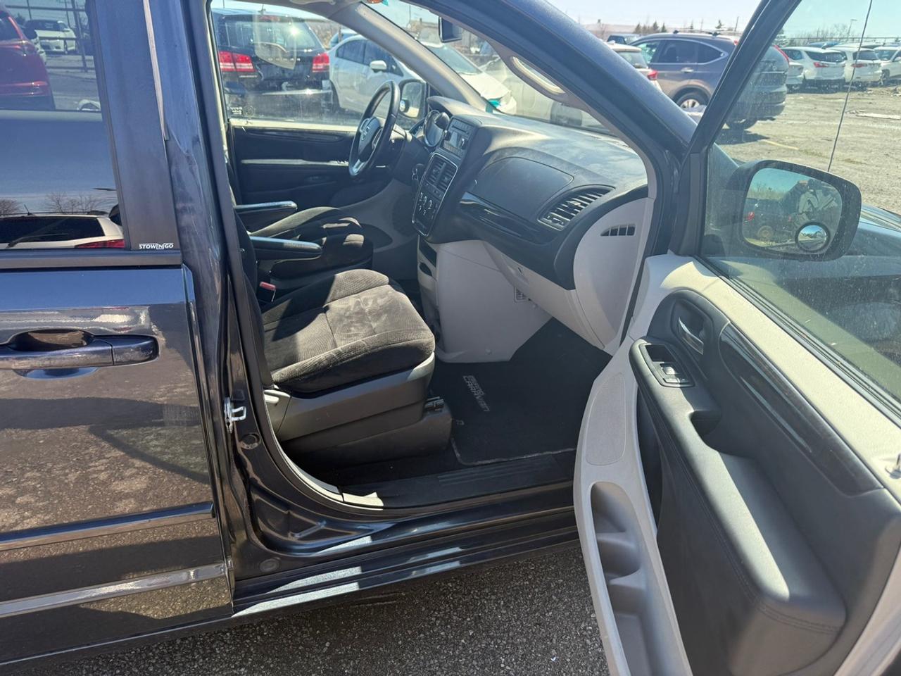 2013 Dodge Grand Caravan SXT Photo