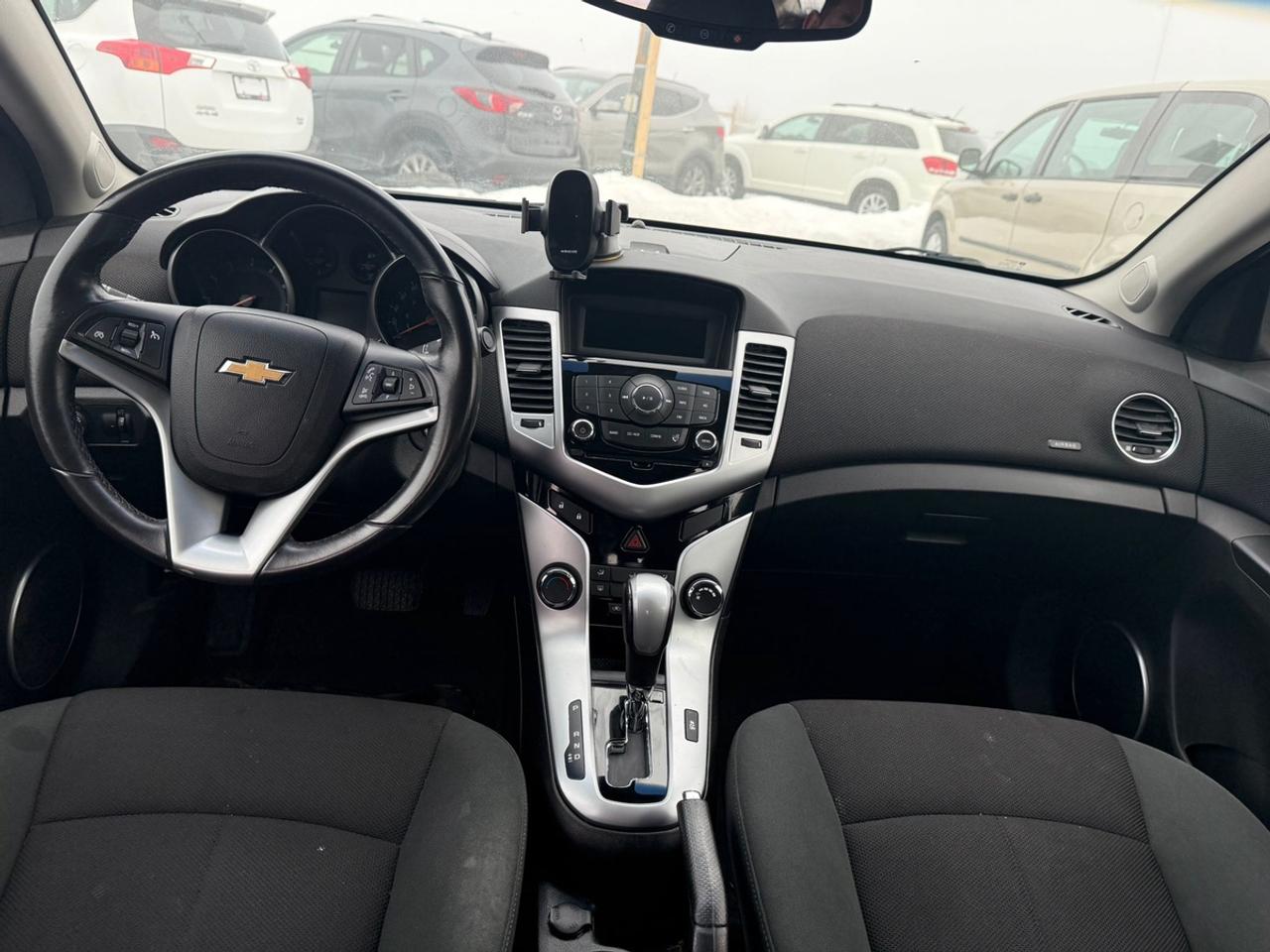 2011 Chevrolet Cruze LT Turbo Photo