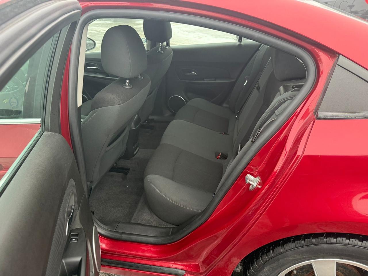 2011 Chevrolet Cruze LT Turbo Photo