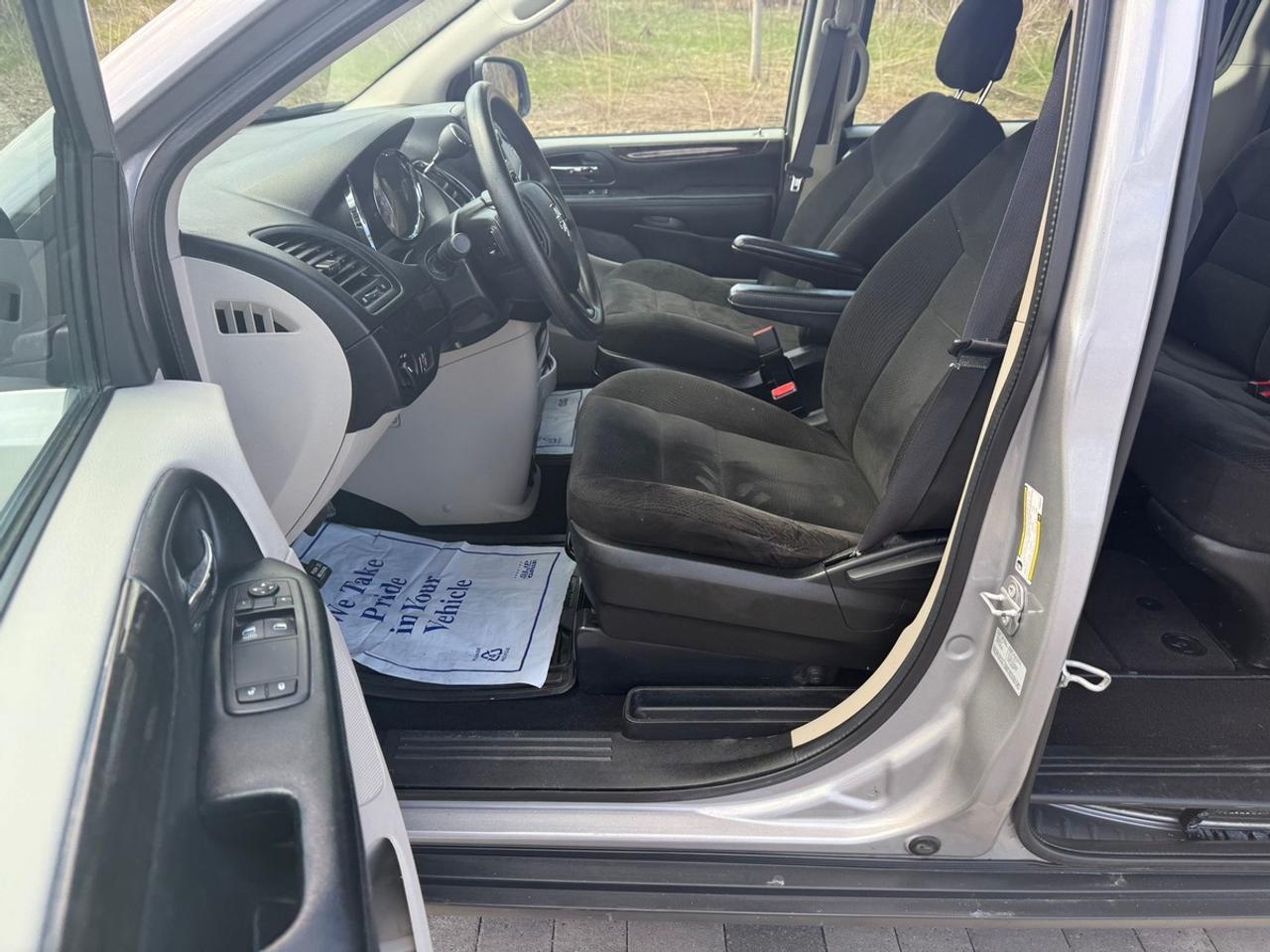 2016 Dodge Grand Caravan Canada Value Packkage Photo