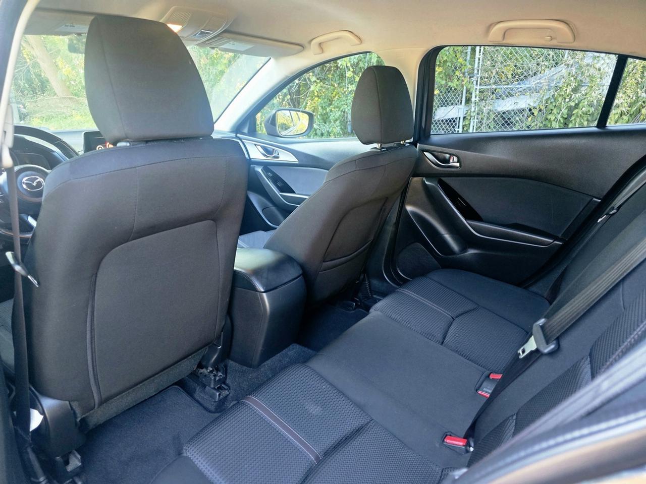 2018 Mazda MAZDA3 GS Manual | Clean Carfax! Photo