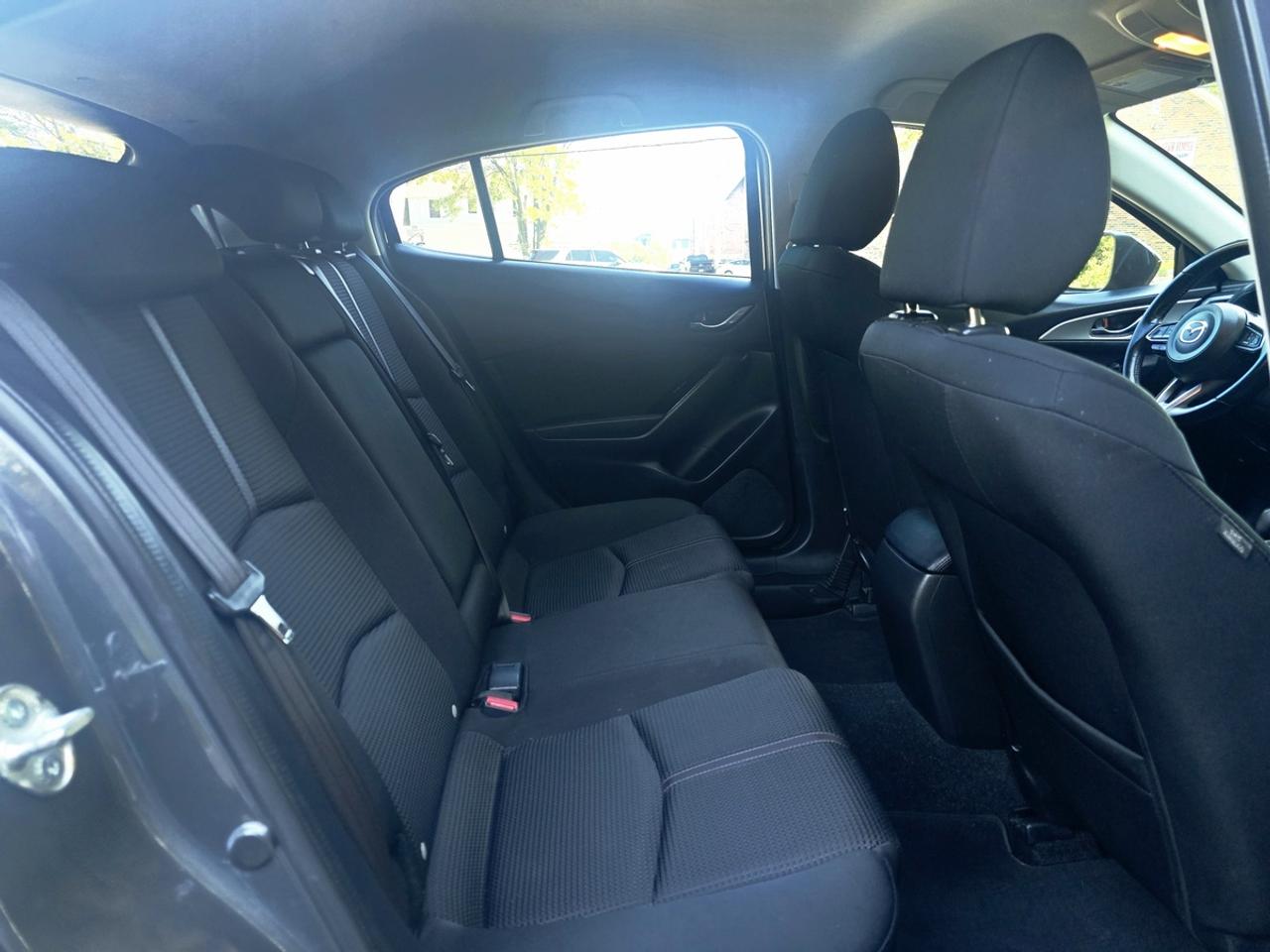 2018 Mazda MAZDA3 GS Manual | Clean Carfax! Photo