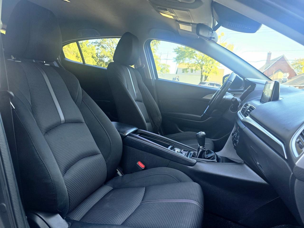 2018 Mazda MAZDA3 GS Manual | Clean Carfax! Photo