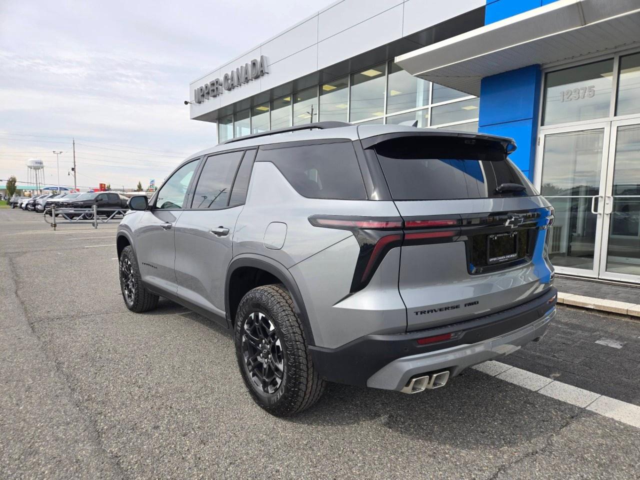 2027 Chevrolet Traverse AWD 4dr Z71 Photo5