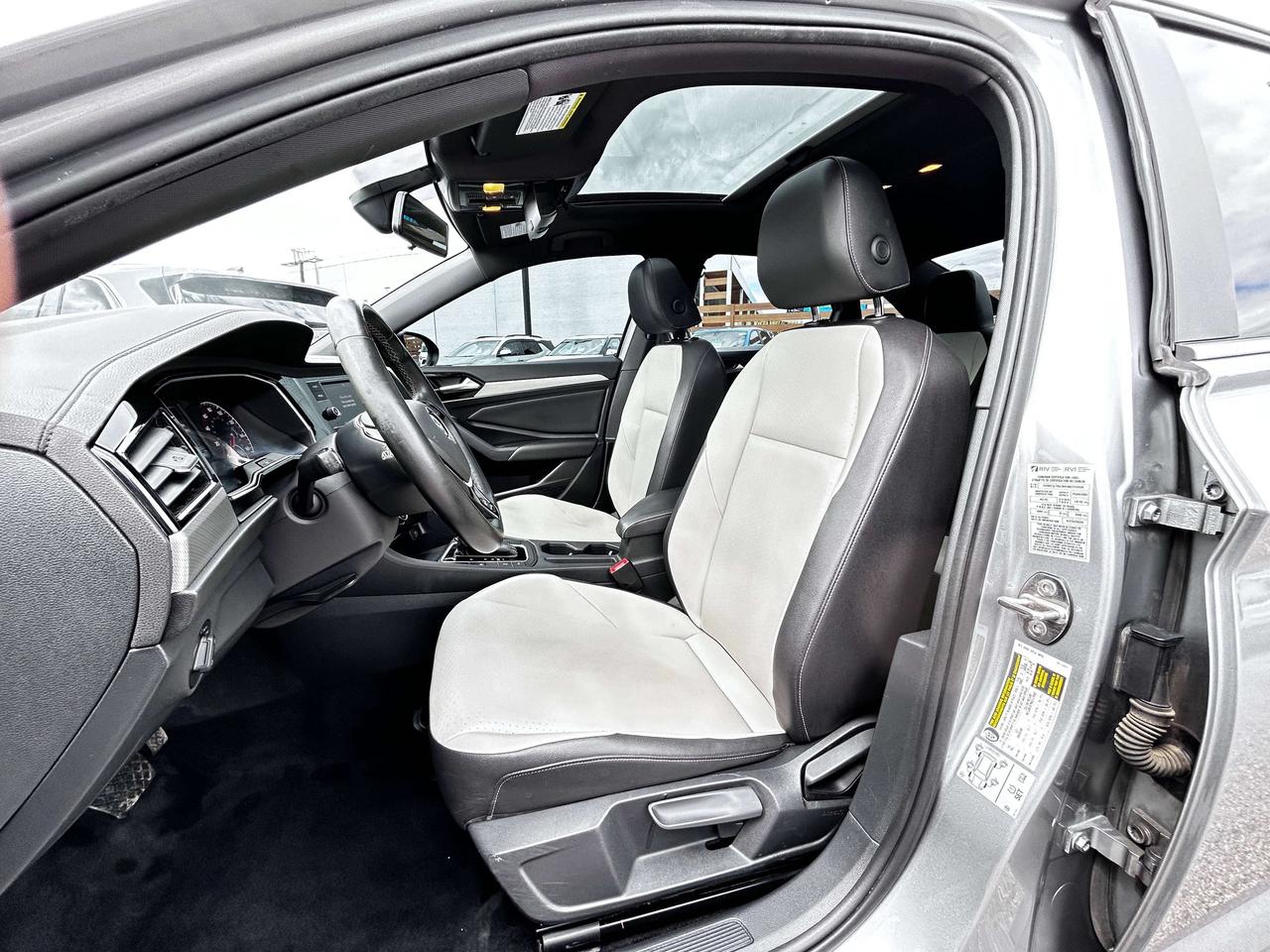 2019 Volkswagen Jetta R-Line Photo