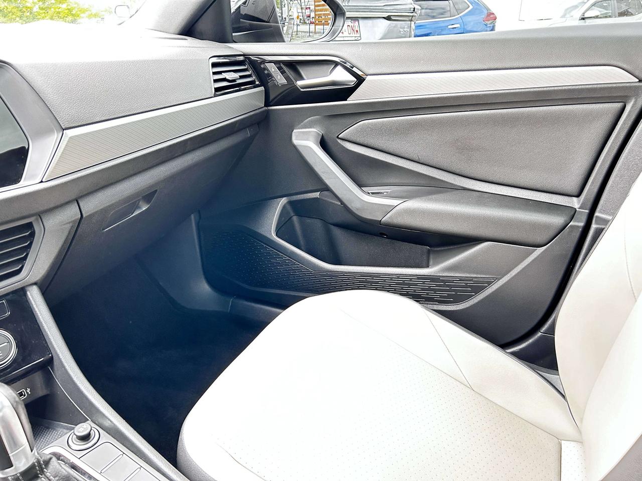 2019 Volkswagen Jetta R-Line Photo