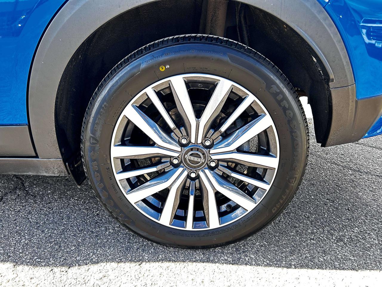 2024 Nissan Kicks SV Photo4