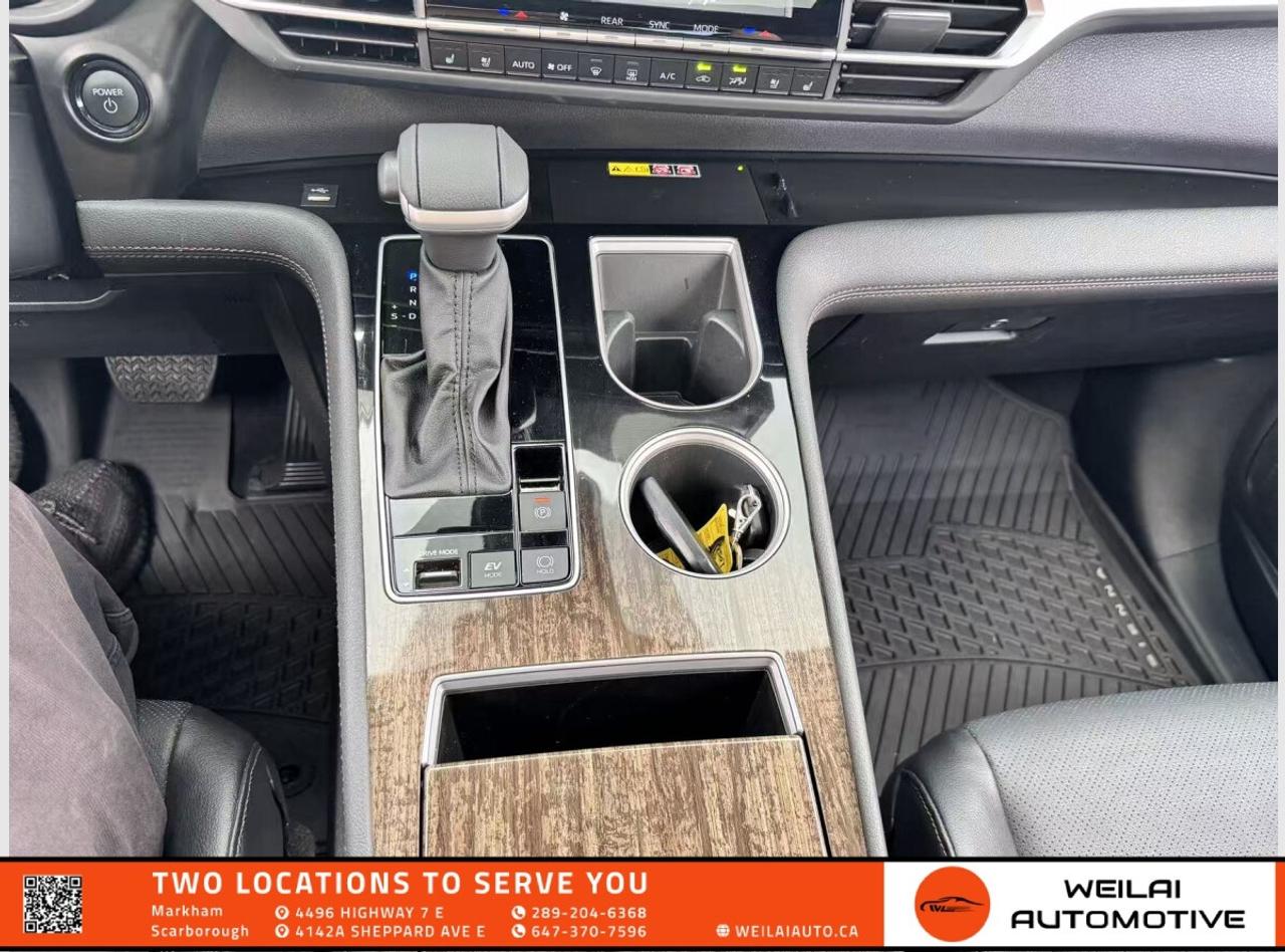 2026 Toyota Sienna Hybrid Limited/AWD/No Accident/One Owner! Photo