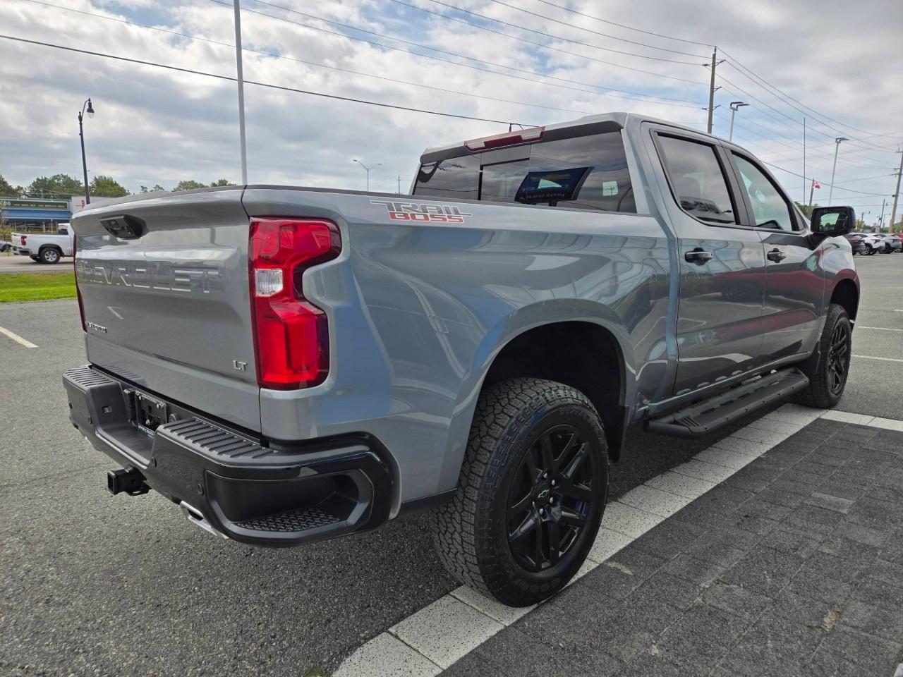 2026 Chevrolet Silverado 1500 Crew Cab Short Box 4-Wheel Drive LT Trail Boss Photo3
