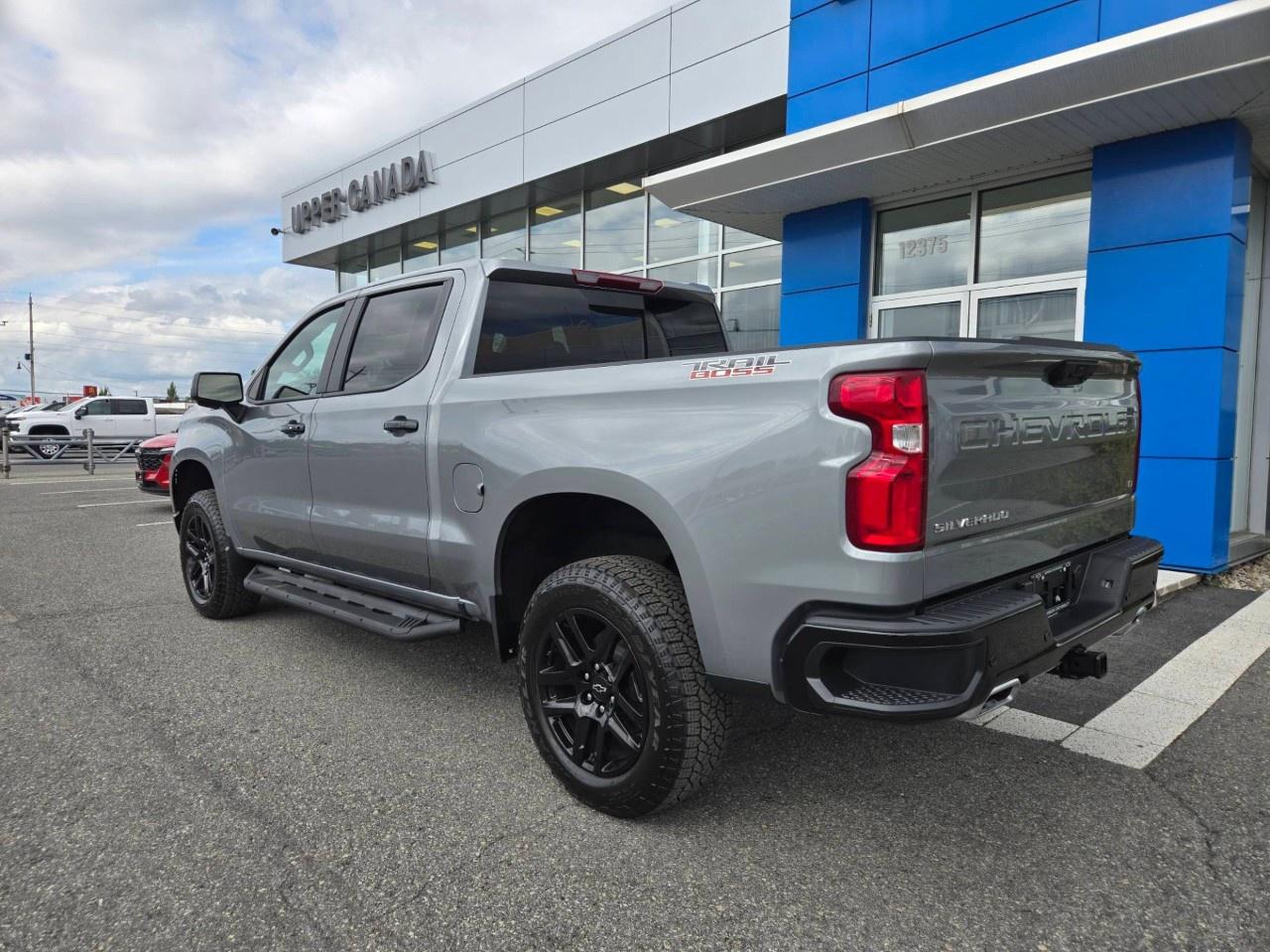 2026 Chevrolet Silverado 1500 Crew Cab Short Box 4-Wheel Drive LT Trail Boss Photo5