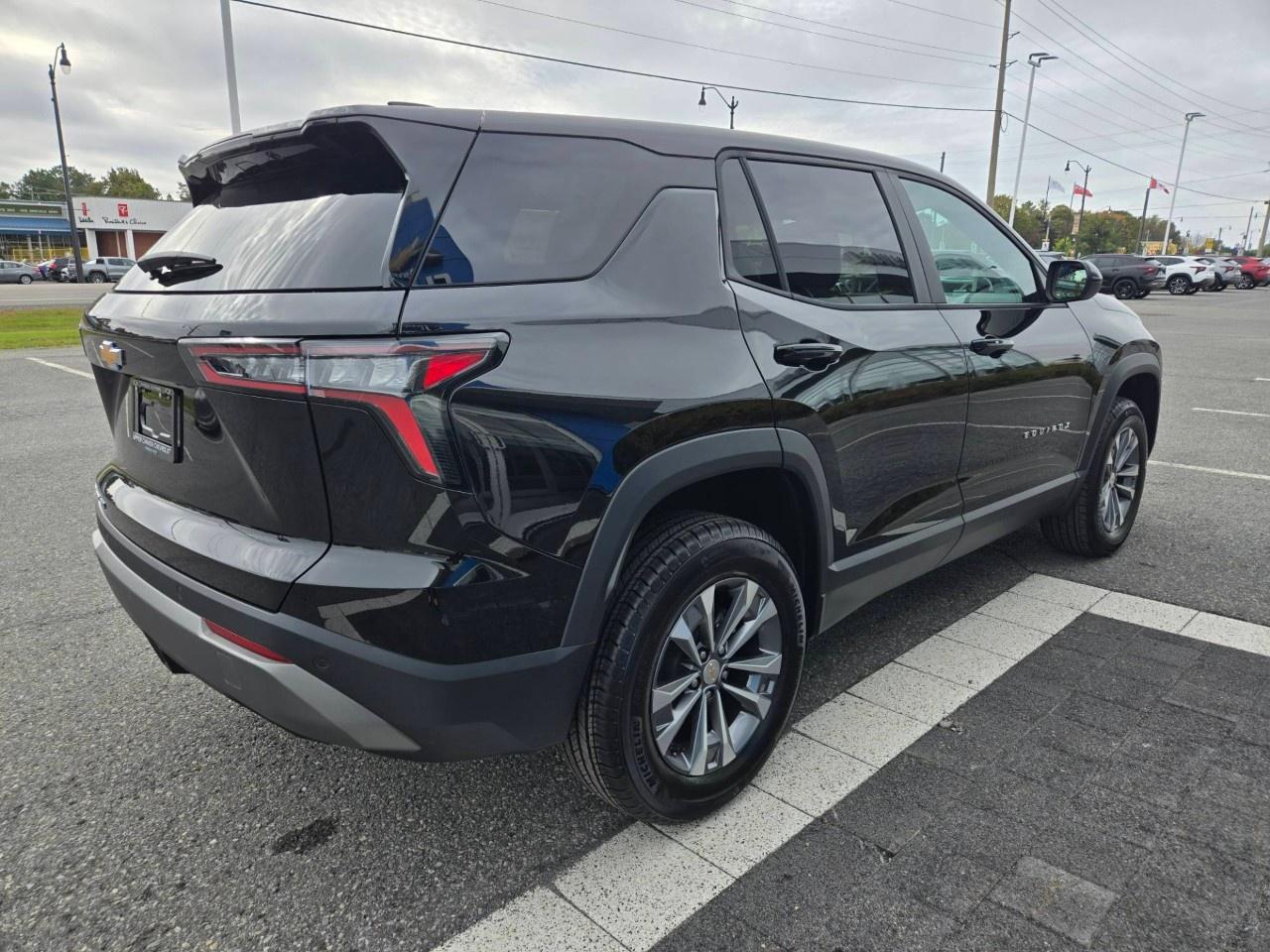 2027 Chevrolet Equinox AWD LT Photo