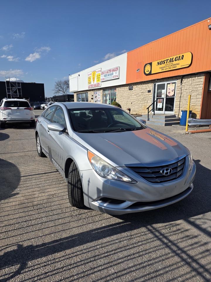2013 Hyundai Sonata GLS Photo1