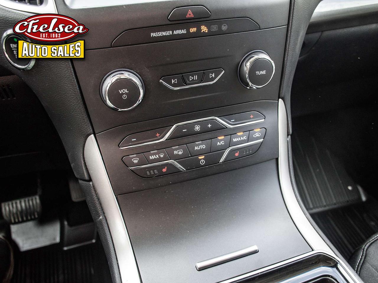 2019 Ford Edge SEL AWD Photo