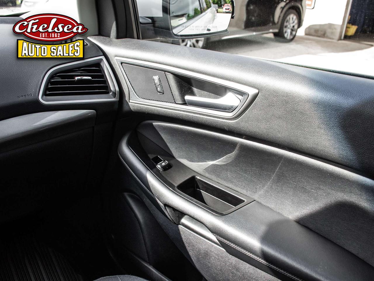 2019 Ford Edge SEL AWD Photo