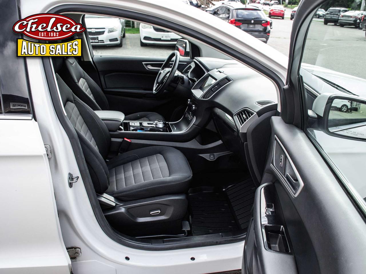 2019 Ford Edge SEL AWD Photo