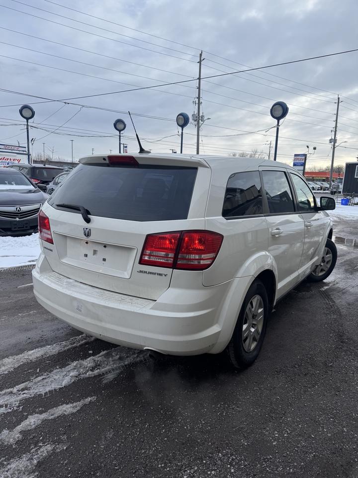 2010 Dodge Journey SE Photo