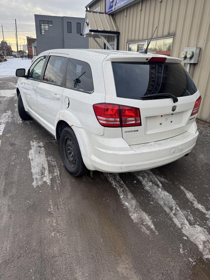 2010 Dodge Journey SE Photo