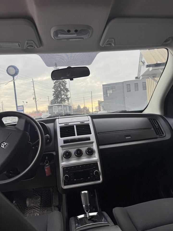 2010 Dodge Journey SE Photo