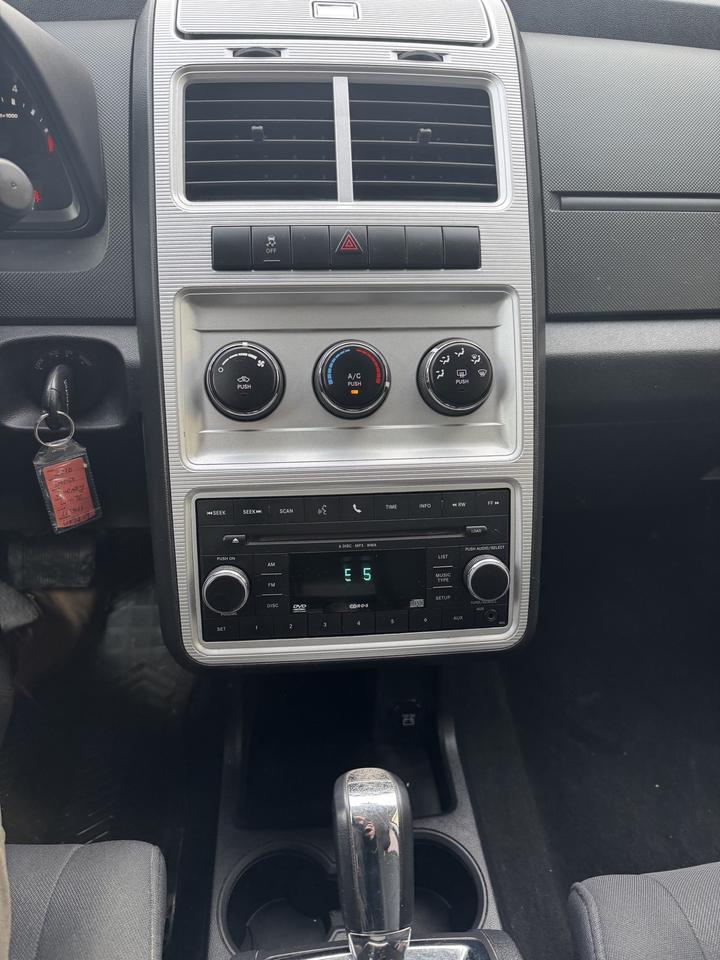 2010 Dodge Journey SE Photo
