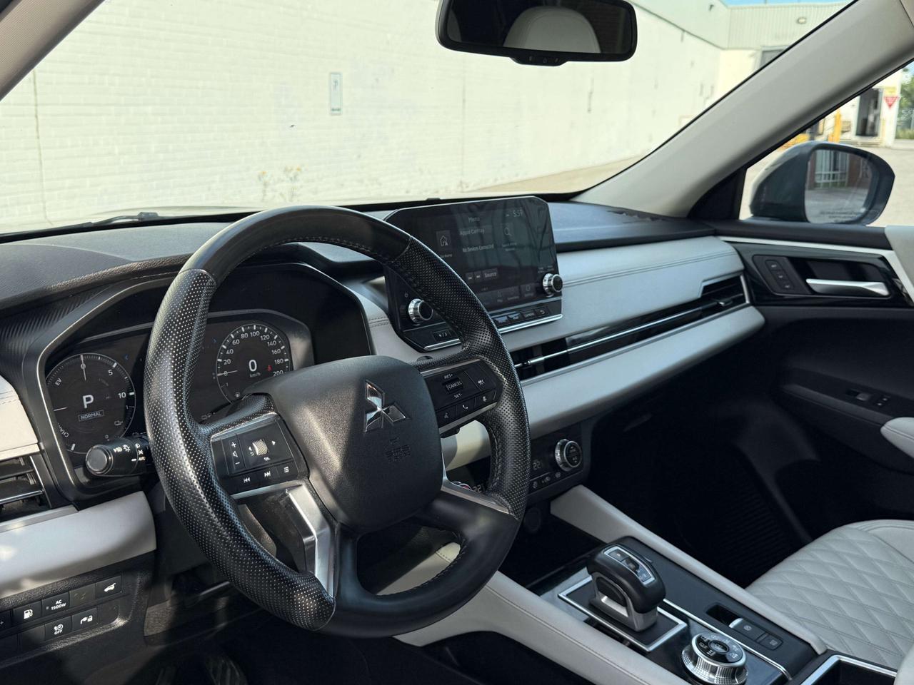 2023 Mitsubishi Outlander SEL   S-AWC   PLUG-IN HYBRID   NO ACCIDENT   360 CAMERA Photo