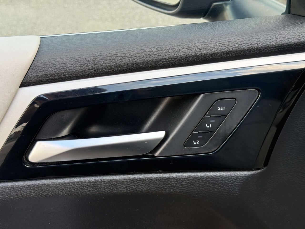 2023 Mitsubishi Outlander SEL   S-AWC   PLUG-IN HYBRID   NO ACCIDENT   360 CAMERA Photo