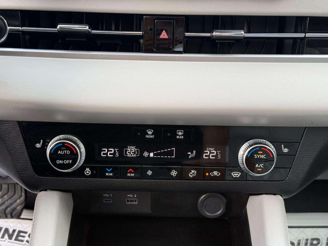 2023 Mitsubishi Outlander SEL   S-AWC   PLUG-IN HYBRID   NO ACCIDENT   360 CAMERA Photo