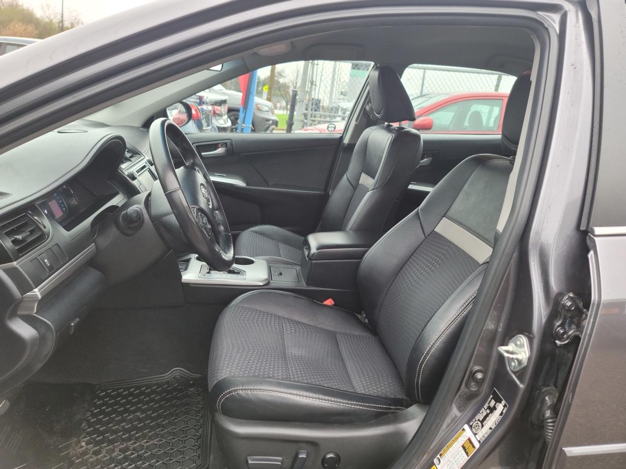 2014 Toyota Camry SE - CERTIFED Photo