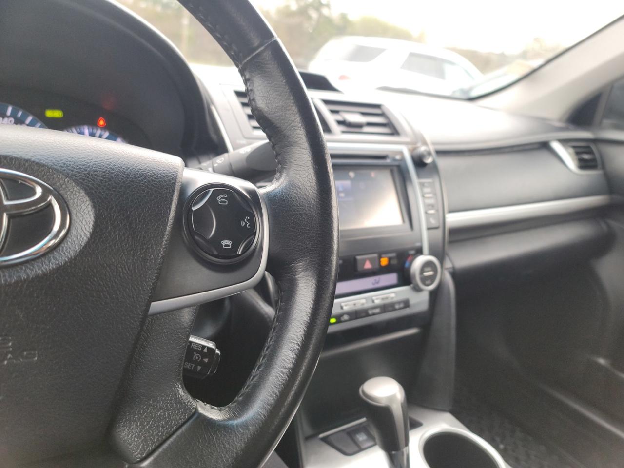 2014 Toyota Camry SE - CERTIFED Photo