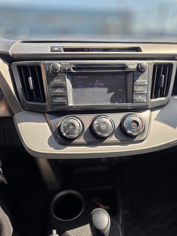2013 Toyota RAV4 LE Photo