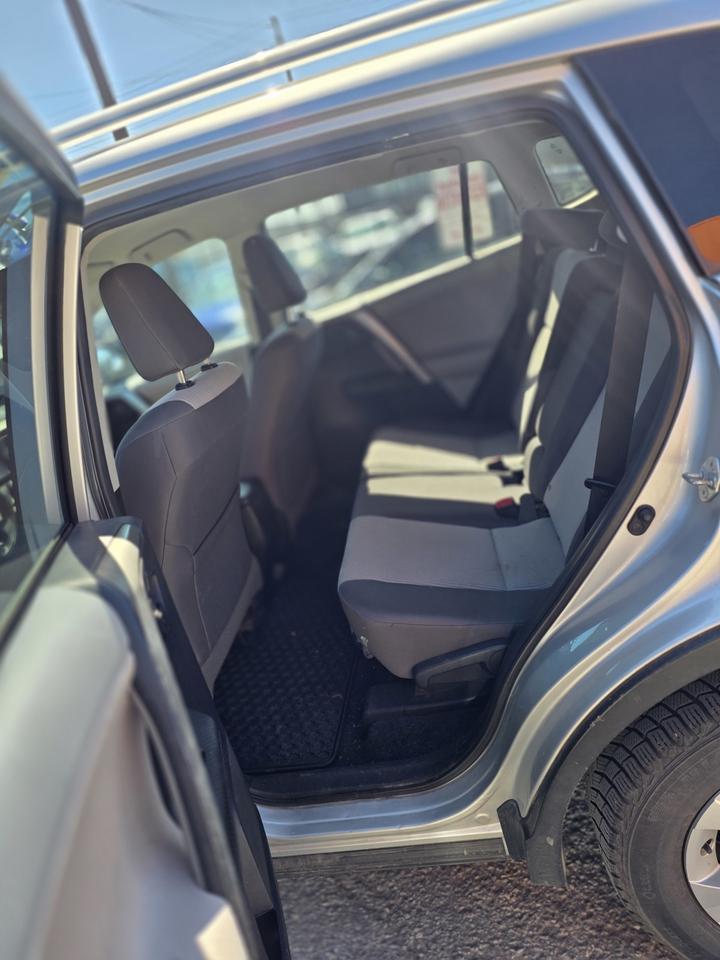 2013 Toyota RAV4 LE Photo