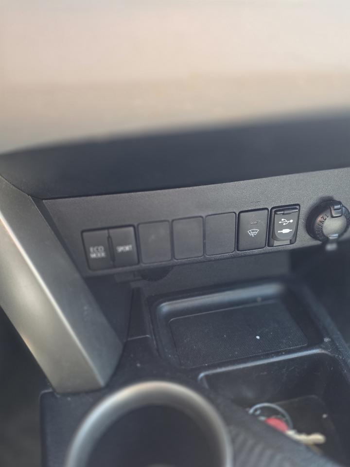 2013 Toyota RAV4 LE Photo