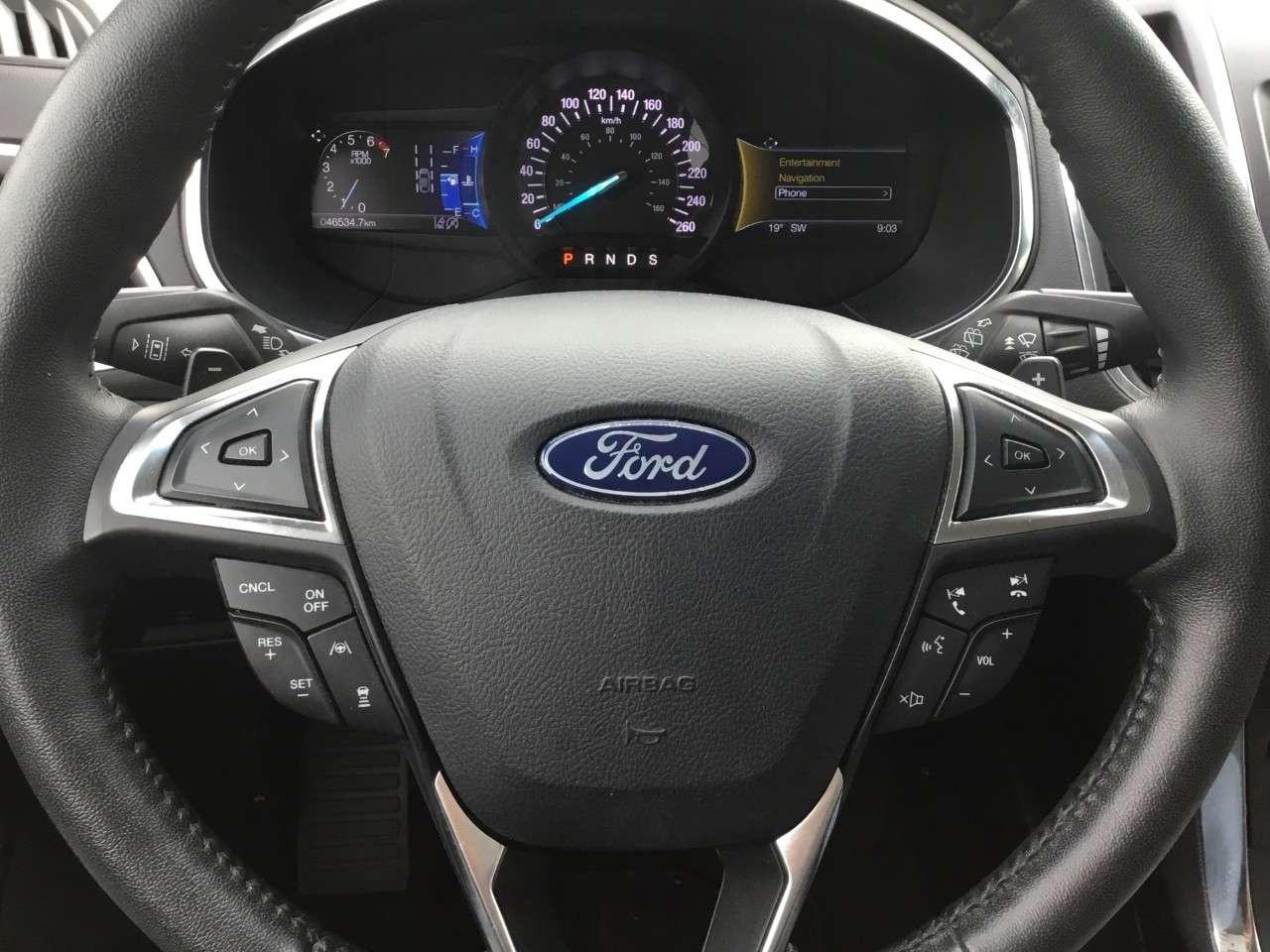 2020 Ford Edge Titanium AWD Photo