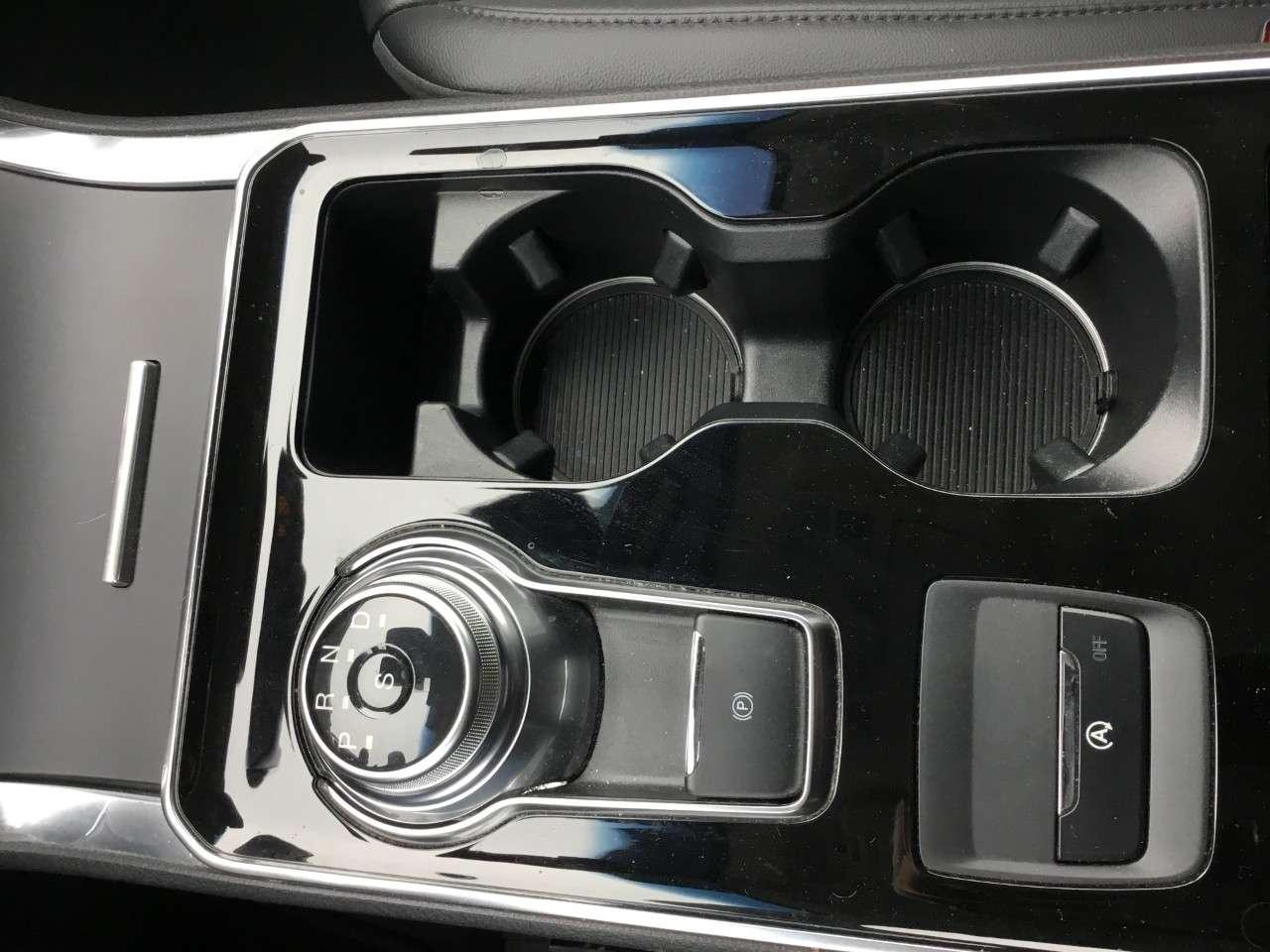 2020 Ford Edge Titanium AWD Photo