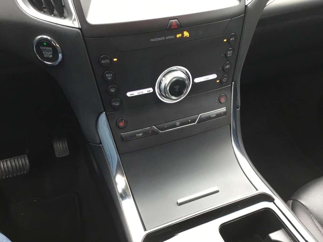 2020 Ford Edge Titanium AWD Photo