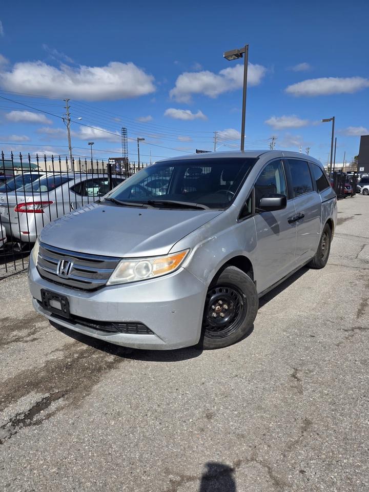 2011 Honda Odyssey LX Photo