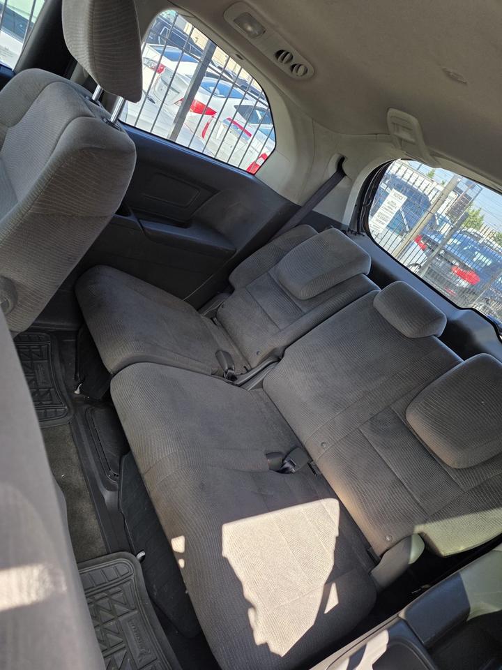 2011 Honda Odyssey LX Photo