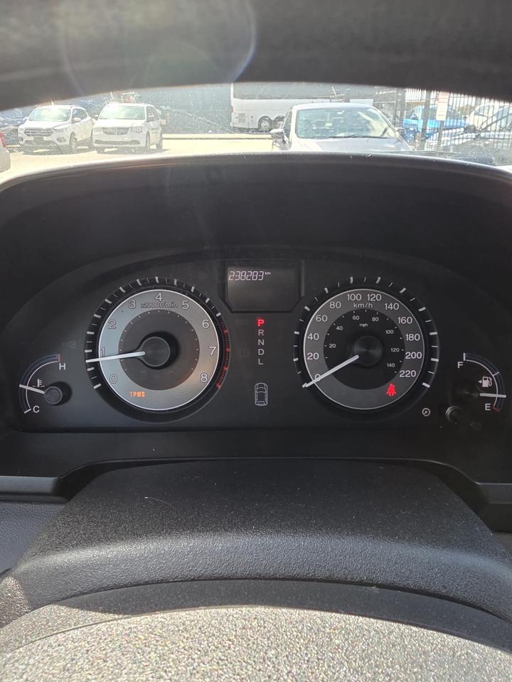 2011 Honda Odyssey LX Photo