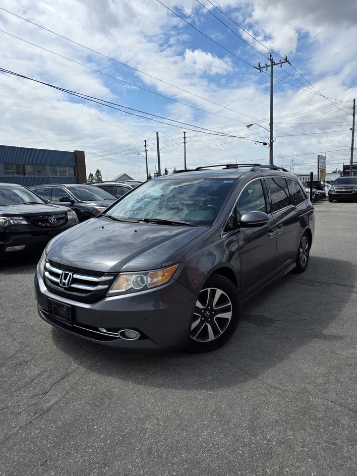 2017 Honda Odyssey Touring Photo