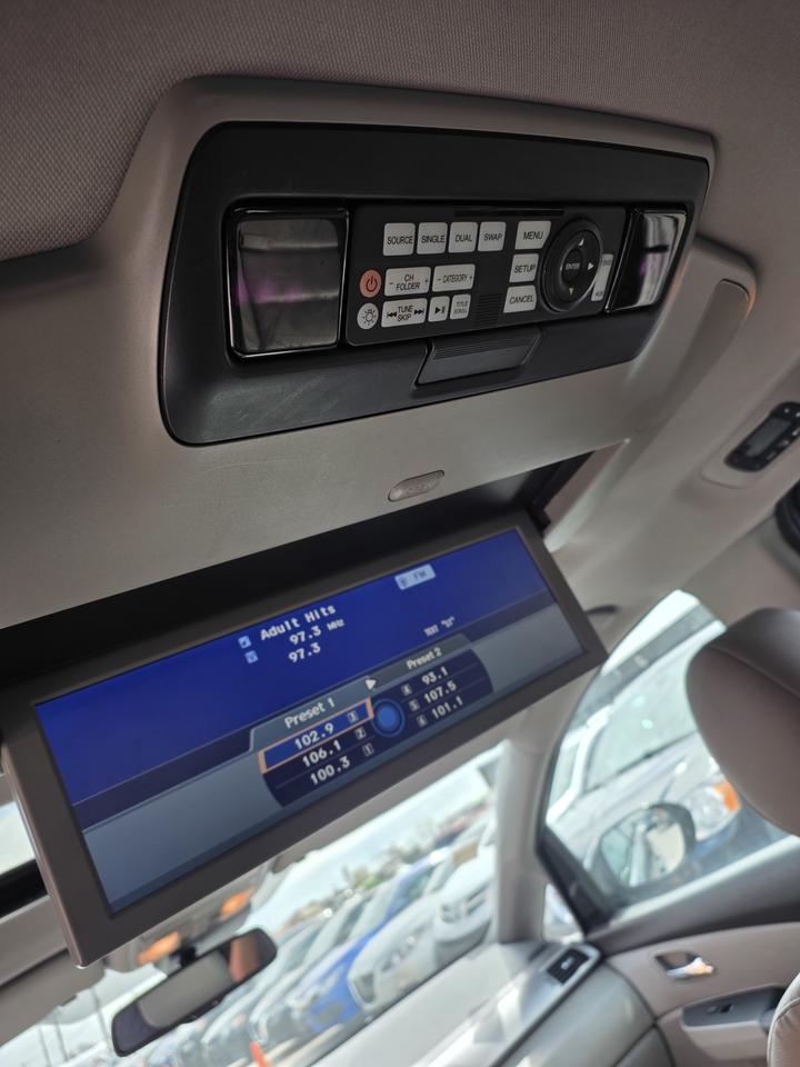 2017 Honda Odyssey Touring Photo