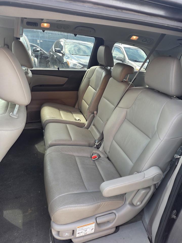 2017 Honda Odyssey Touring Photo