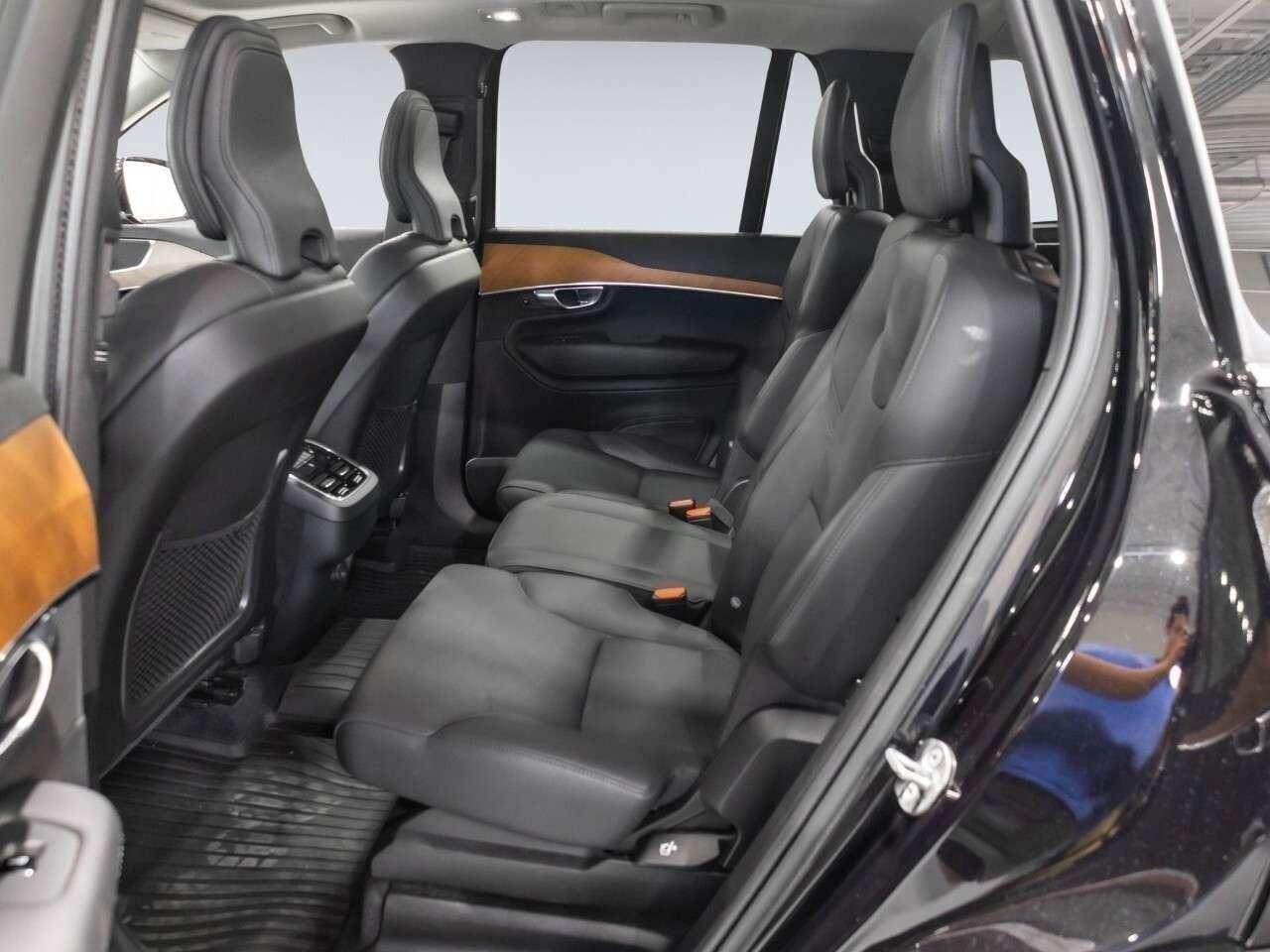 2023 Volvo XC90 B6 AWD Core 7-Seater Photo