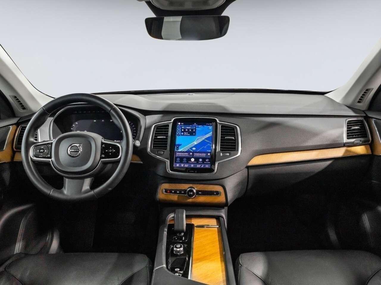 2023 Volvo XC90 B6 AWD Core 7-Seater Photo