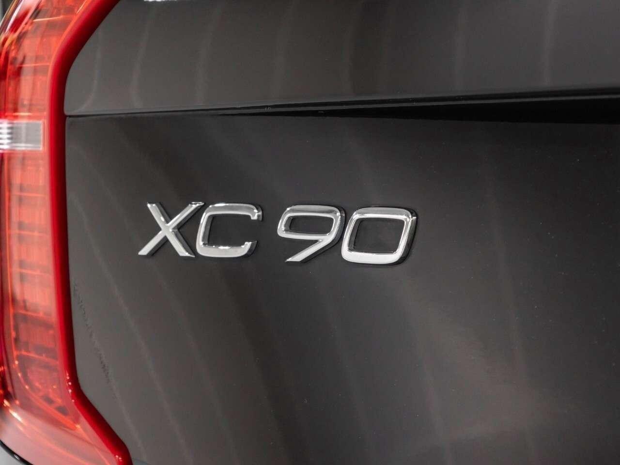 2023 Volvo XC90 B6 AWD Core 7-Seater Photo