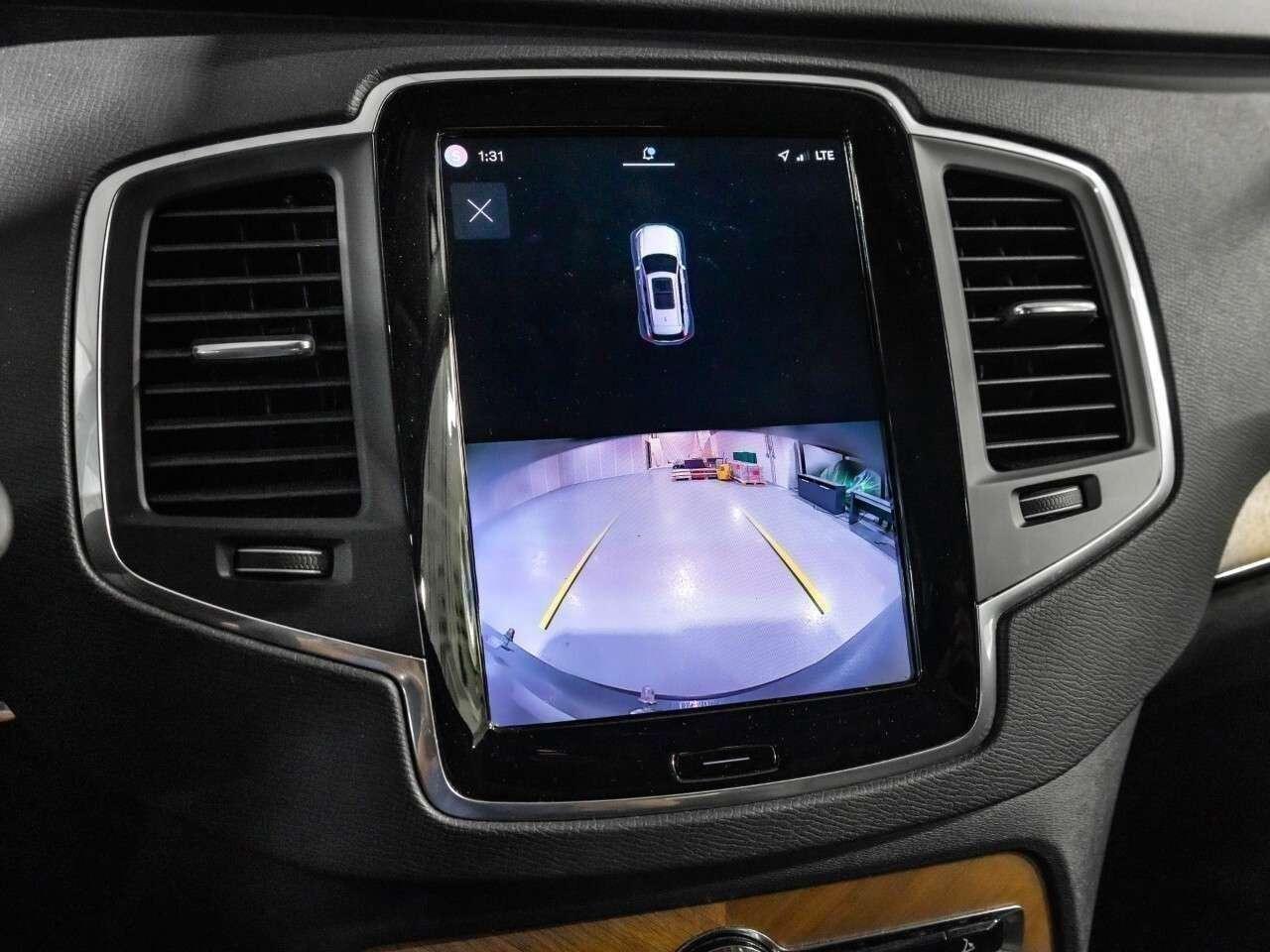 2023 Volvo XC90 B6 AWD Core 7-Seater Photo