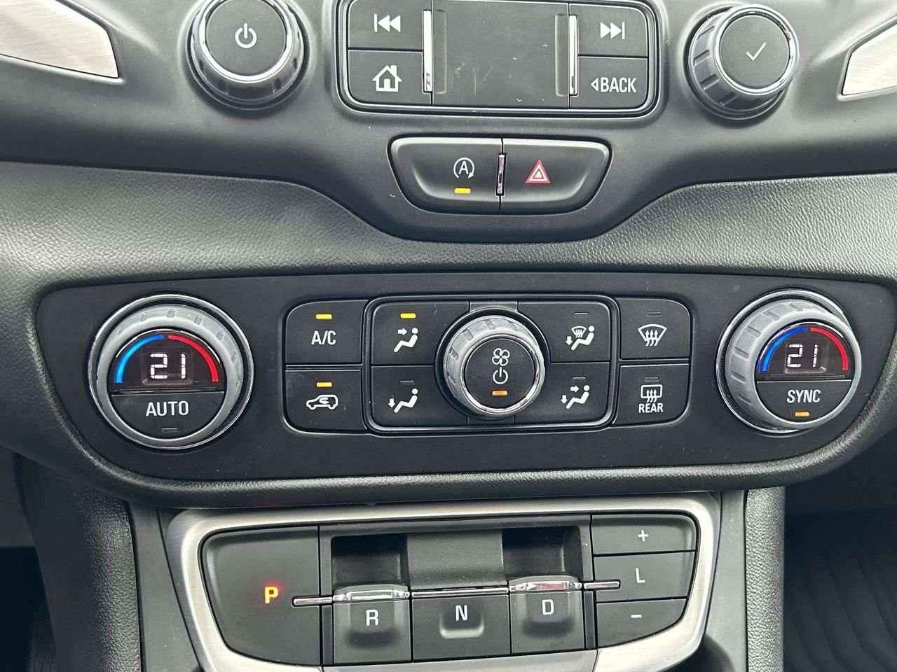 2023 GMC Terrain SLE AWD   Clean Accident-Free History Photo