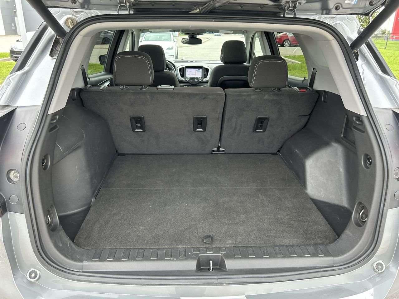 2023 GMC Terrain SLE AWD   Clean Accident-Free History Photo