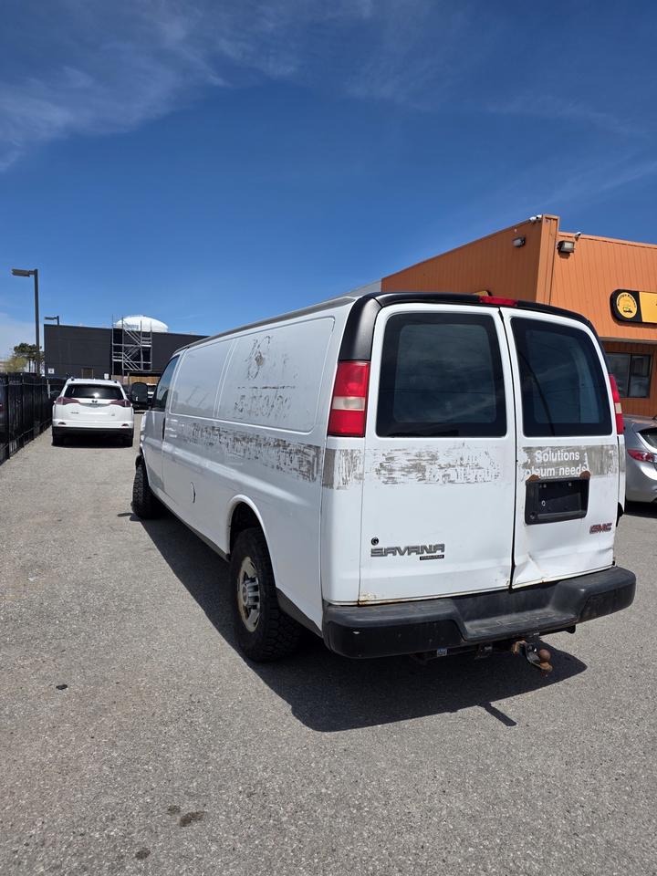 2014 GMC Savana G2500 Ca Photo2