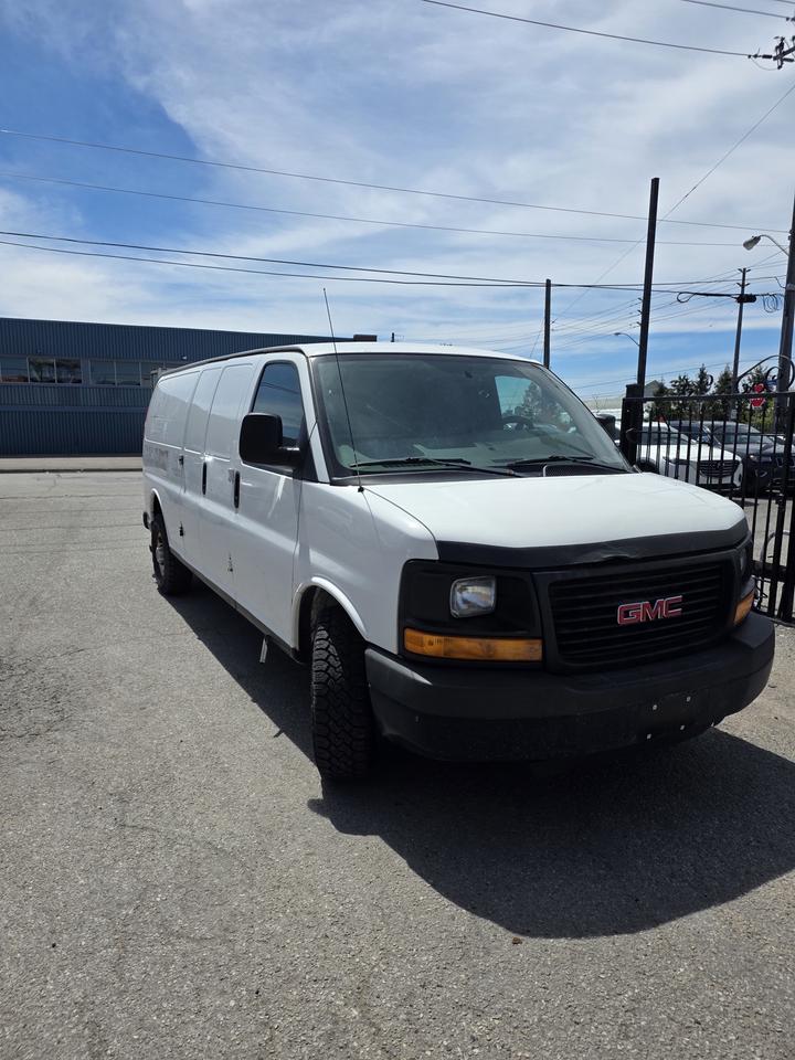 2014 GMC Savana G2500 Ca Photo