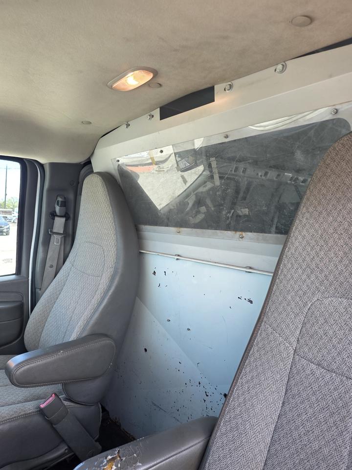 2014 GMC Savana G2500 Ca Photo