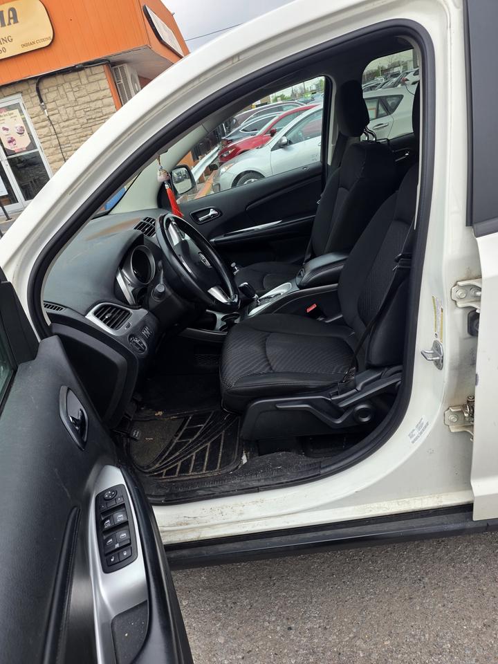 2011 Dodge Journey SXT Photo